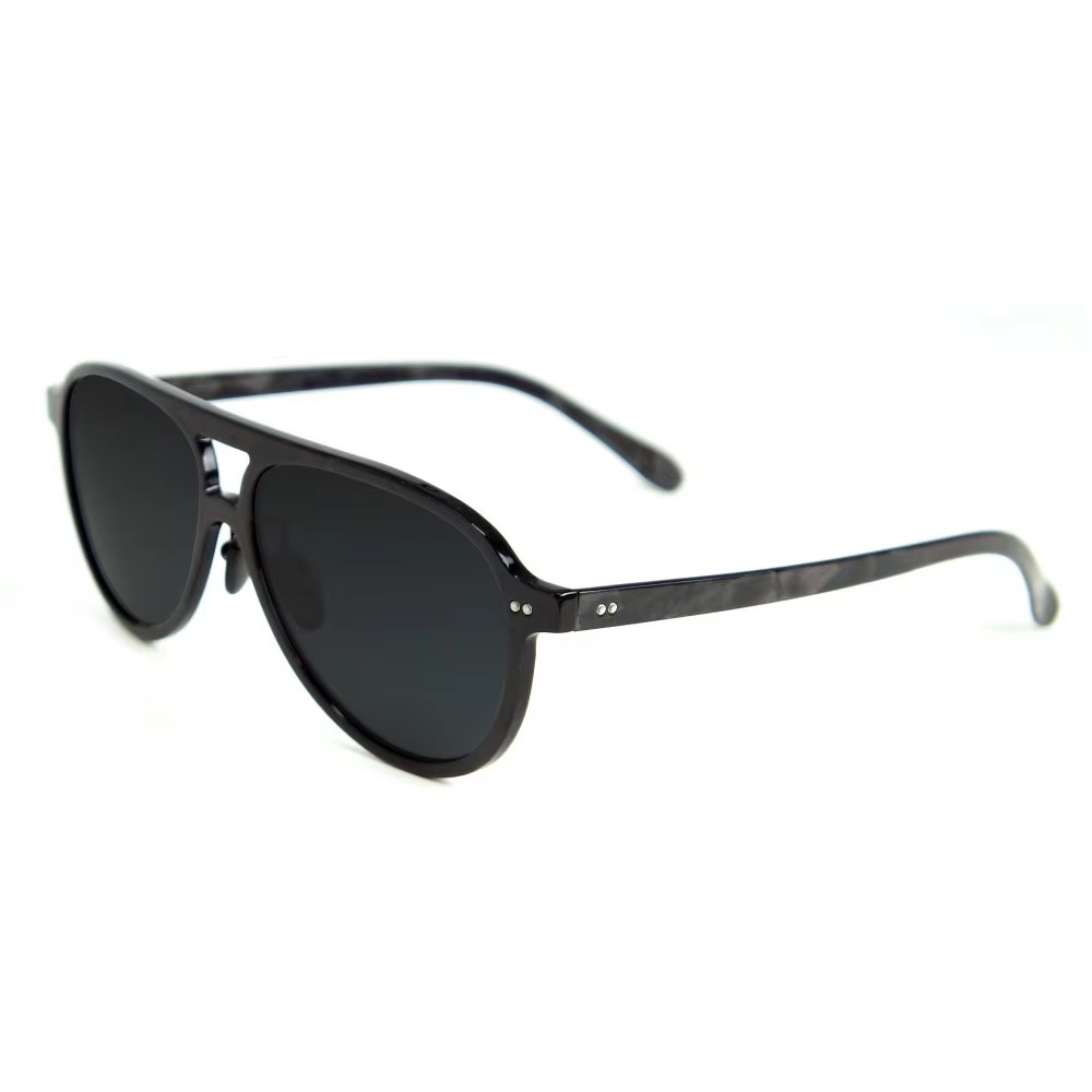 Klasické slnečné okuliare Aviator z uhlíkových vlákien Klasické slnečné okuliare Aviator z uhlíkových vlákien